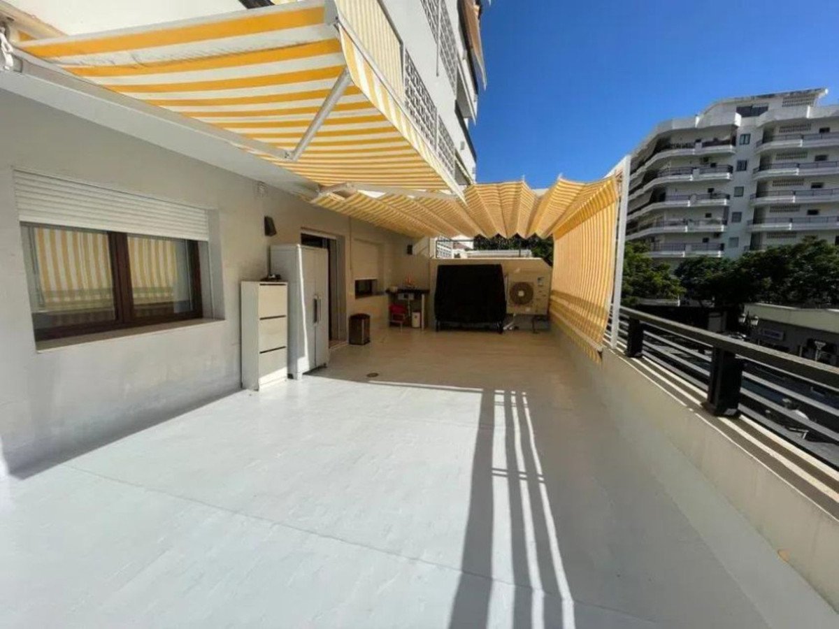 4 Bed Middle Floor Apartment in Marbella in Marbella, Apartment