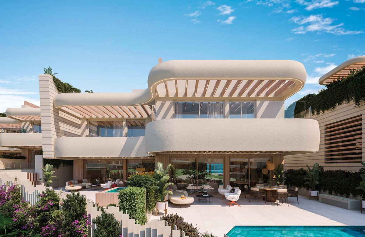 Luxe villa in Dunique Marbella met zwembad en terras.