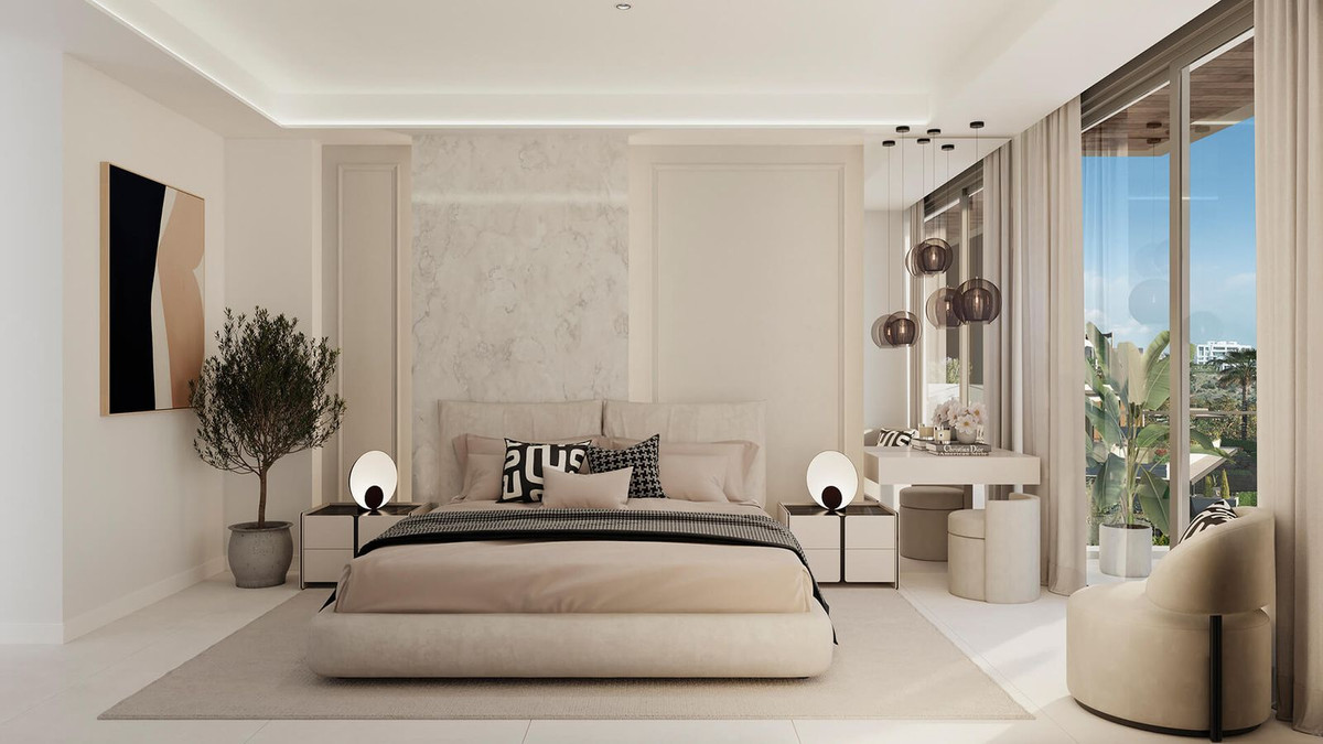 Luxe slaapkamer met beige bed en uitzicht in Santa Clara Homes.