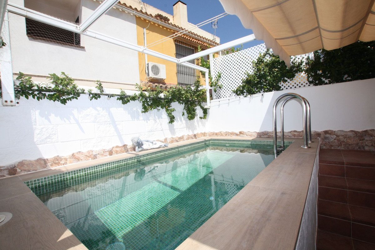 3 Bed بيت مدينة in Marbella في Marbella, 