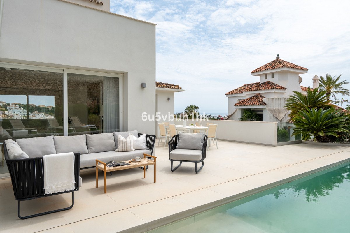 5 Bed Rijtjeshuis in Marbella in Marbella, 