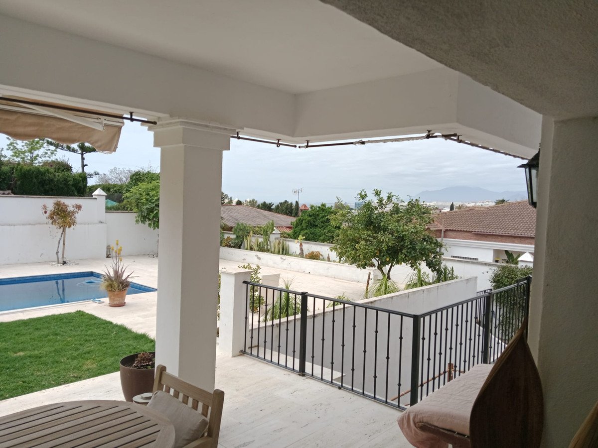5 Bed فيلا مستقلة in Marbella في Marbella, 