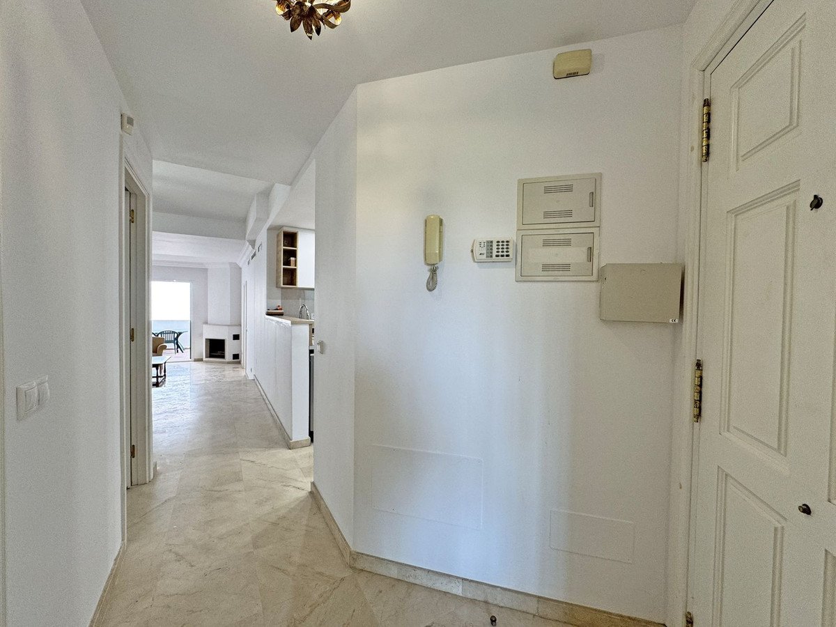 2 Bed Middle Floor Apartment in Carib Playa in Marbesa