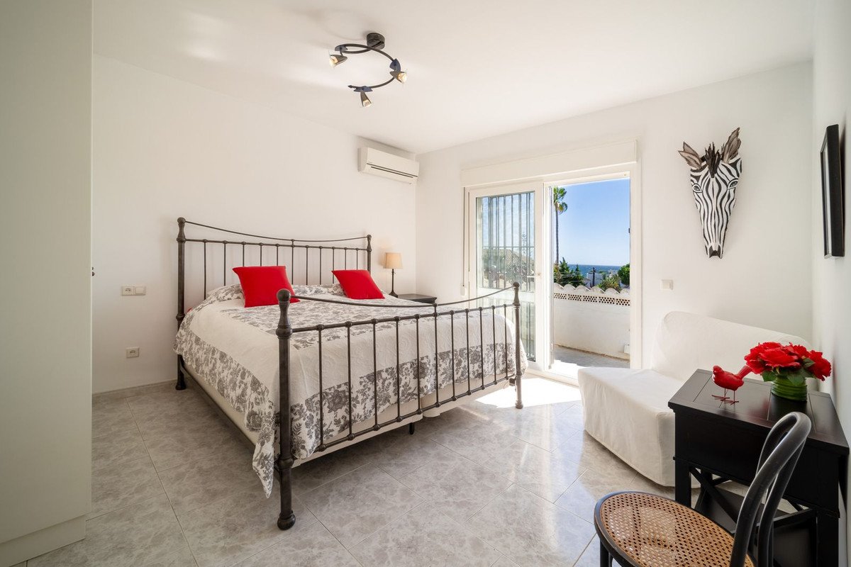 4 Bed Detached Villa in Marbesa in Marbesa, Detached Villa