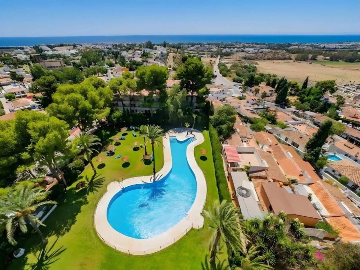 1 Bed Middle Floor Apartment in Nueva Andalucía in Nueva Andalucía, Apartment