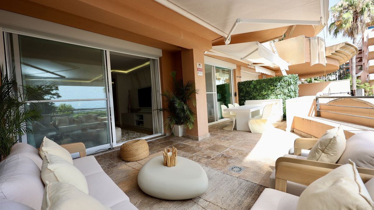 2 Bed Middle Floor Apartment in Nueva Andalucía in Nueva Andalucía, Apartment