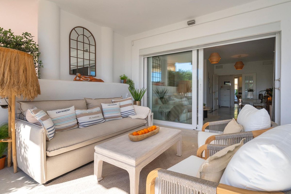 2 Bed Middle Floor Apartment in Nueva Andalucía in Nueva Andalucía, 