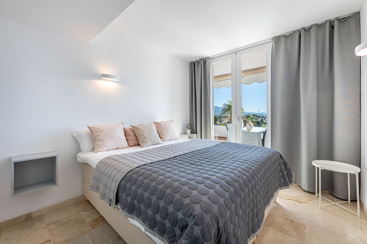 2 Bed Tussenverdieping Appartement in Nueva Andalucía in Nueva Andalucía, Appartement