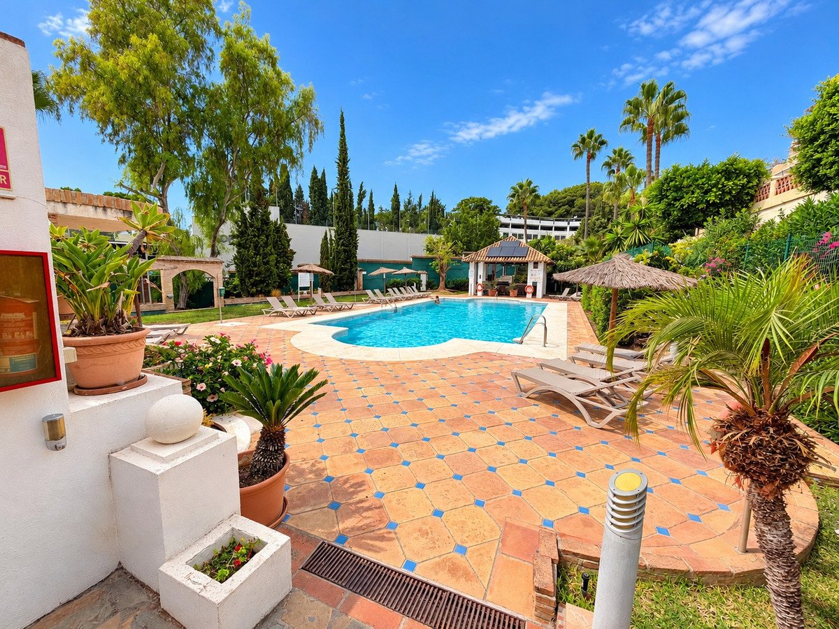 2 Bed Ground Floor Apartment in Nueva Andalucía