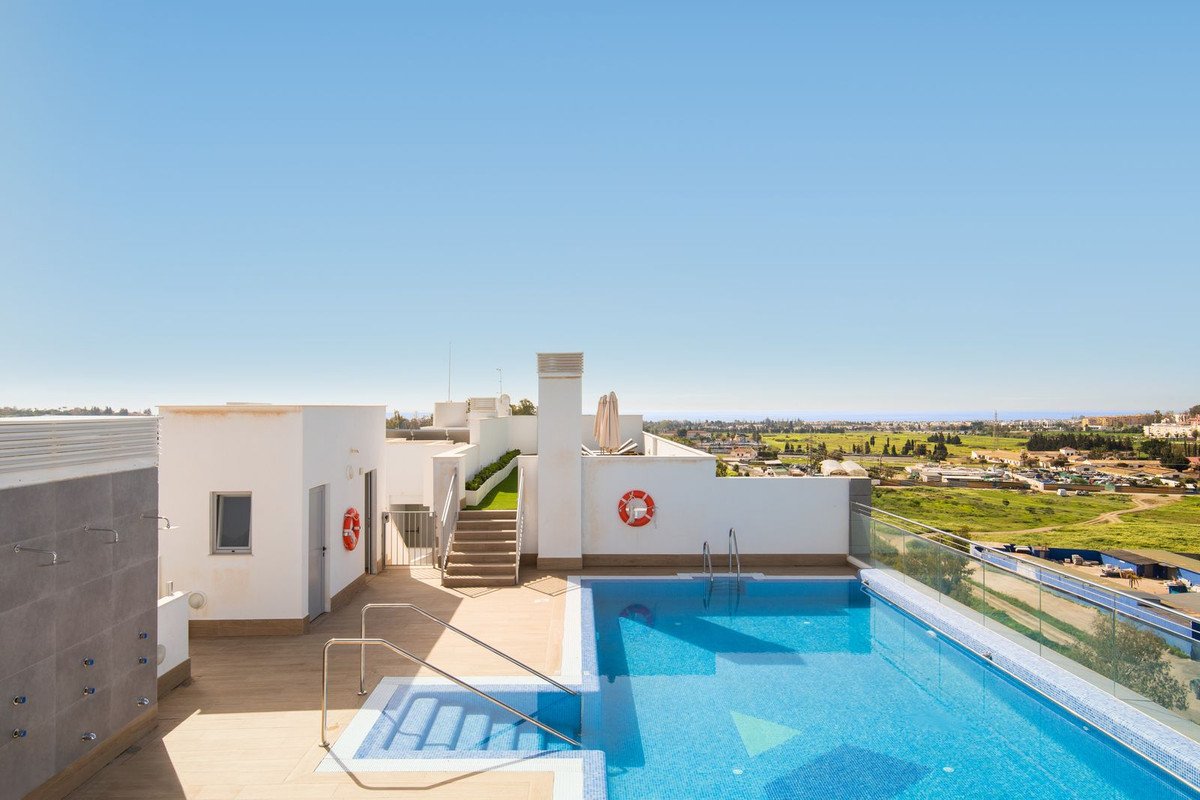 2 Bed Middle Floor Apartment in Nueva Andalucía in Nueva Andalucía, Apartment