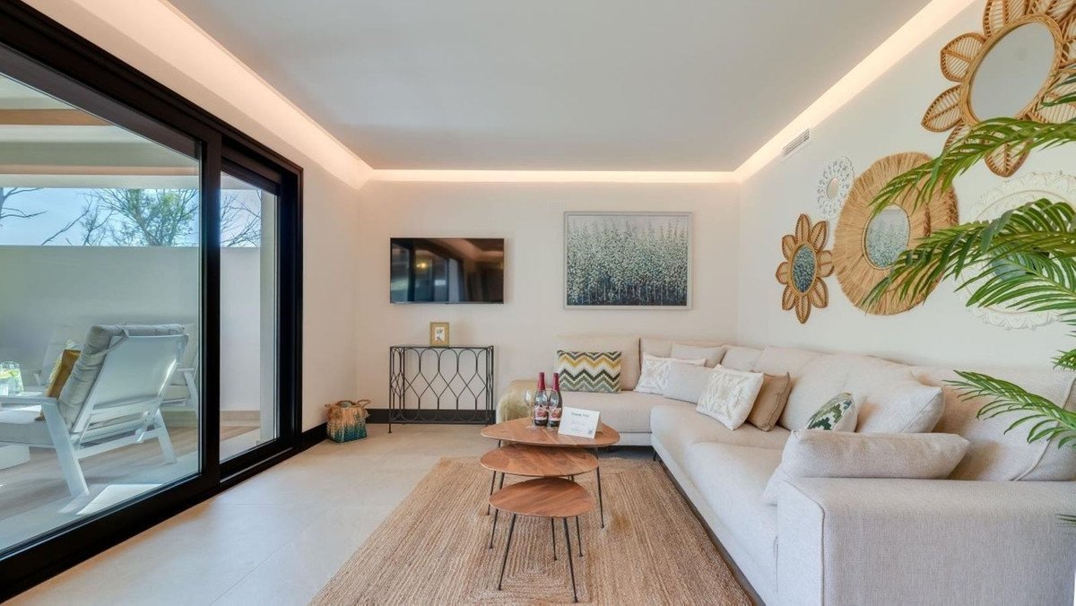 3 Bed Апартамент на партера in Nueva Andalucía