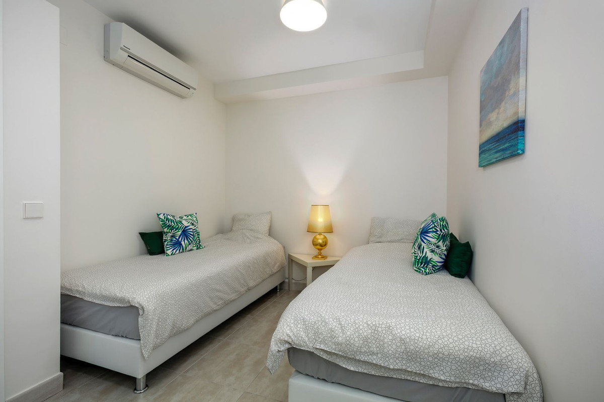 3 Bed شقة في الطابق الأرضي in Nueva Andalucía في Nueva Andalucía, شقة