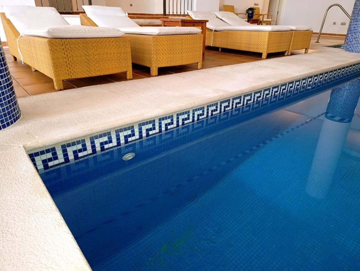3 Bed Middle Floor Apartment in Nueva Andalucía in Nueva Andalucía, Apartment