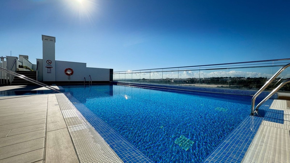 3 Bed Middle Floor Apartment in Nueva Andalucía