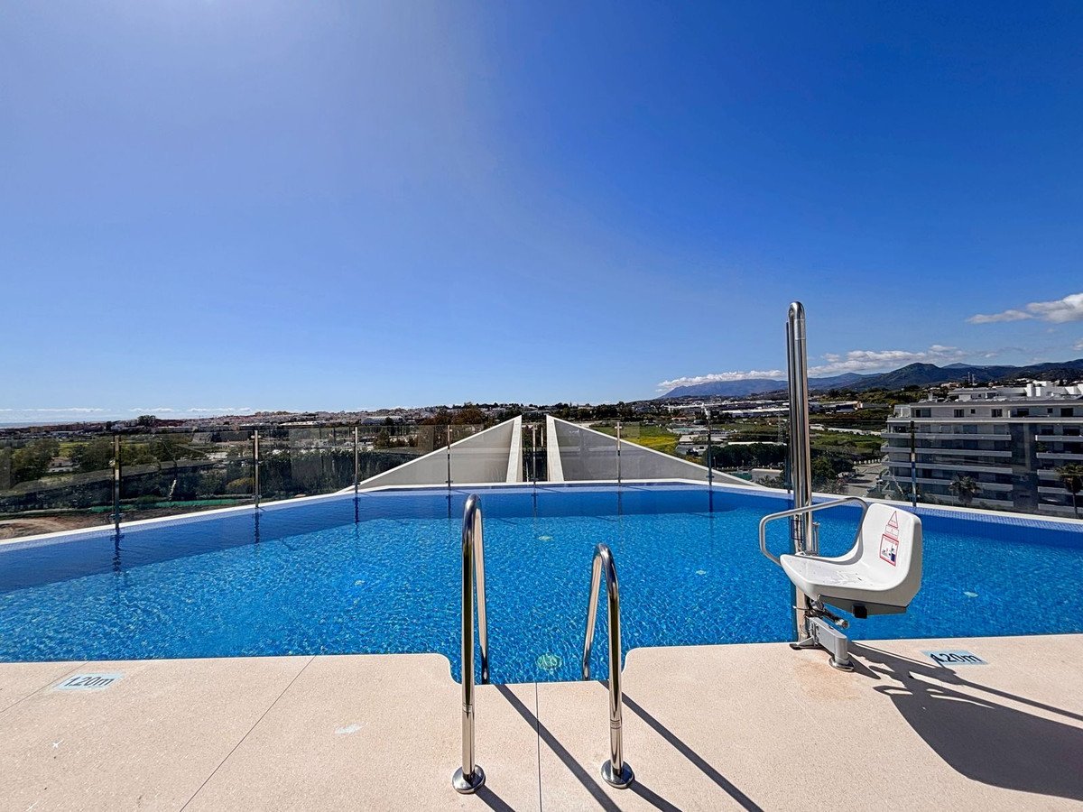 3 Bed شقة في الطابق الأوسط in Nueva Andalucía في Nueva Andalucía, شقة