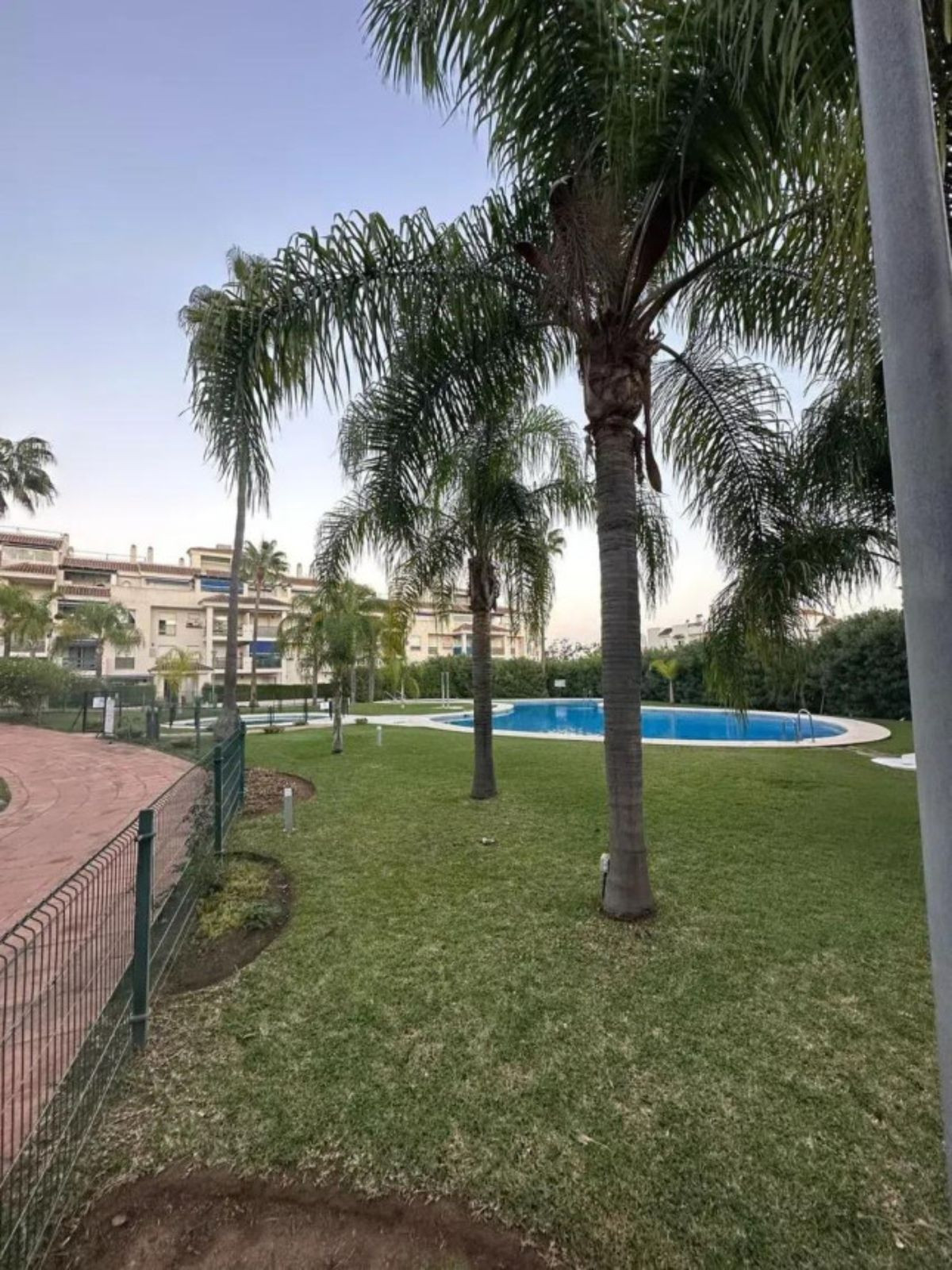 3 Bed شقة في الطابق الأرضي in Nueva Andalucía في Nueva Andalucía, شقة