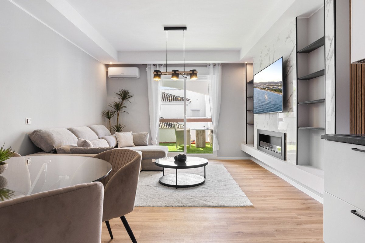 3 Bed شقة في الطابق الأرضي in Nueva Andalucía في Nueva Andalucía, شقة