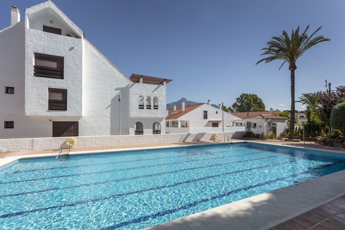 3 Bed Apartamento en planta baja in Nueva Andalucía en Nueva Andalucía, 