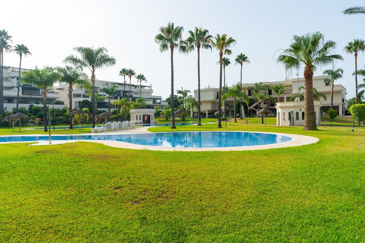 3 Bed Middle Floor Apartment in Nueva Andalucía in Nueva Andalucía, Apartment