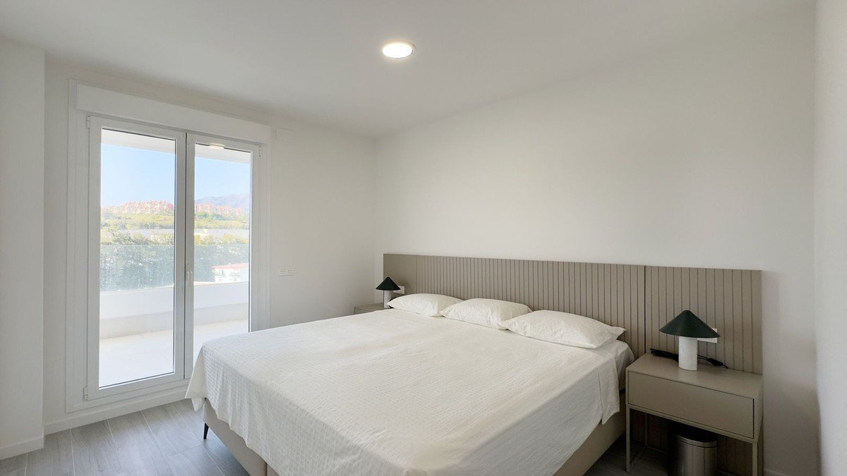 3 Bed Stan na zadnjem katu in Nueva Andalucía u Nueva Andalucía, Apartman