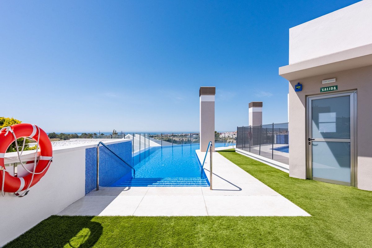 3 Bed Tussenverdieping Appartement in Nueva Andalucía in Nueva Andalucía, 