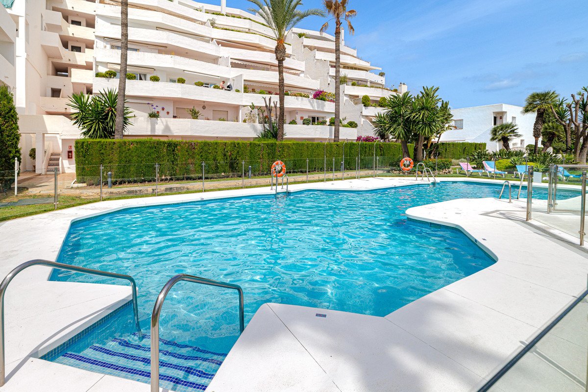 4 Bed Középső emeleti lakás in Nueva Andalucía -ben Nueva Andalucía, Lakás