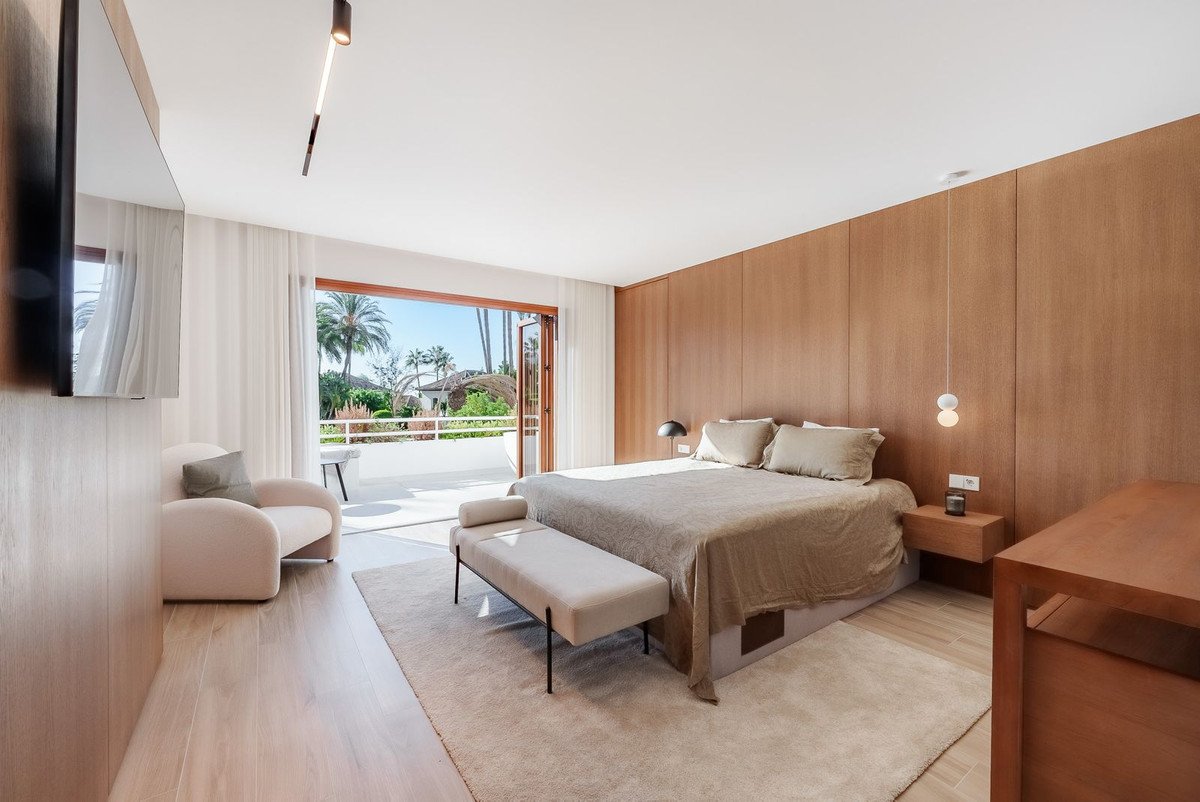 4 Bed شقة في الطابق الأرضي in Nueva Andalucía في Nueva Andalucía, شقة