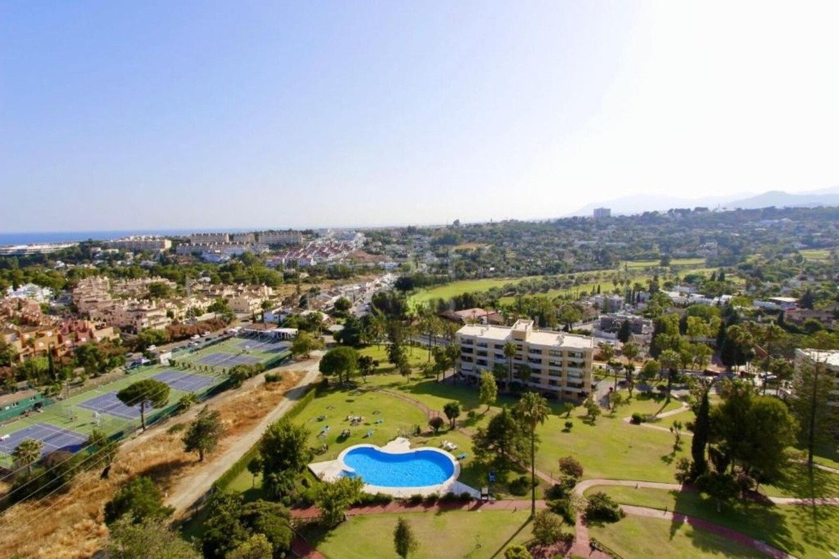 1 Bed Penthouse in Nueva Andalucía in Nueva Andalucía, 