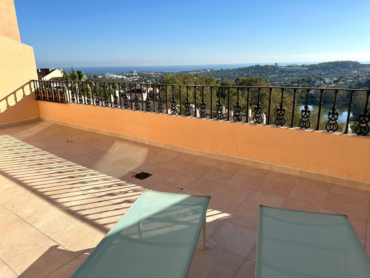 2 Bed بنتهاوس Duplex in Nueva Andalucía في Nueva Andalucía, دوبلكس بنتهاوس