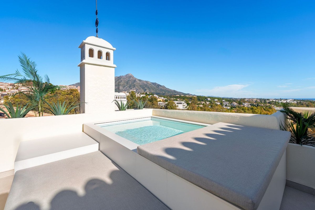 3 Bed بنتهاوس Duplex in Nueva Andalucía في Nueva Andalucía, دوبلكس بنتهاوس