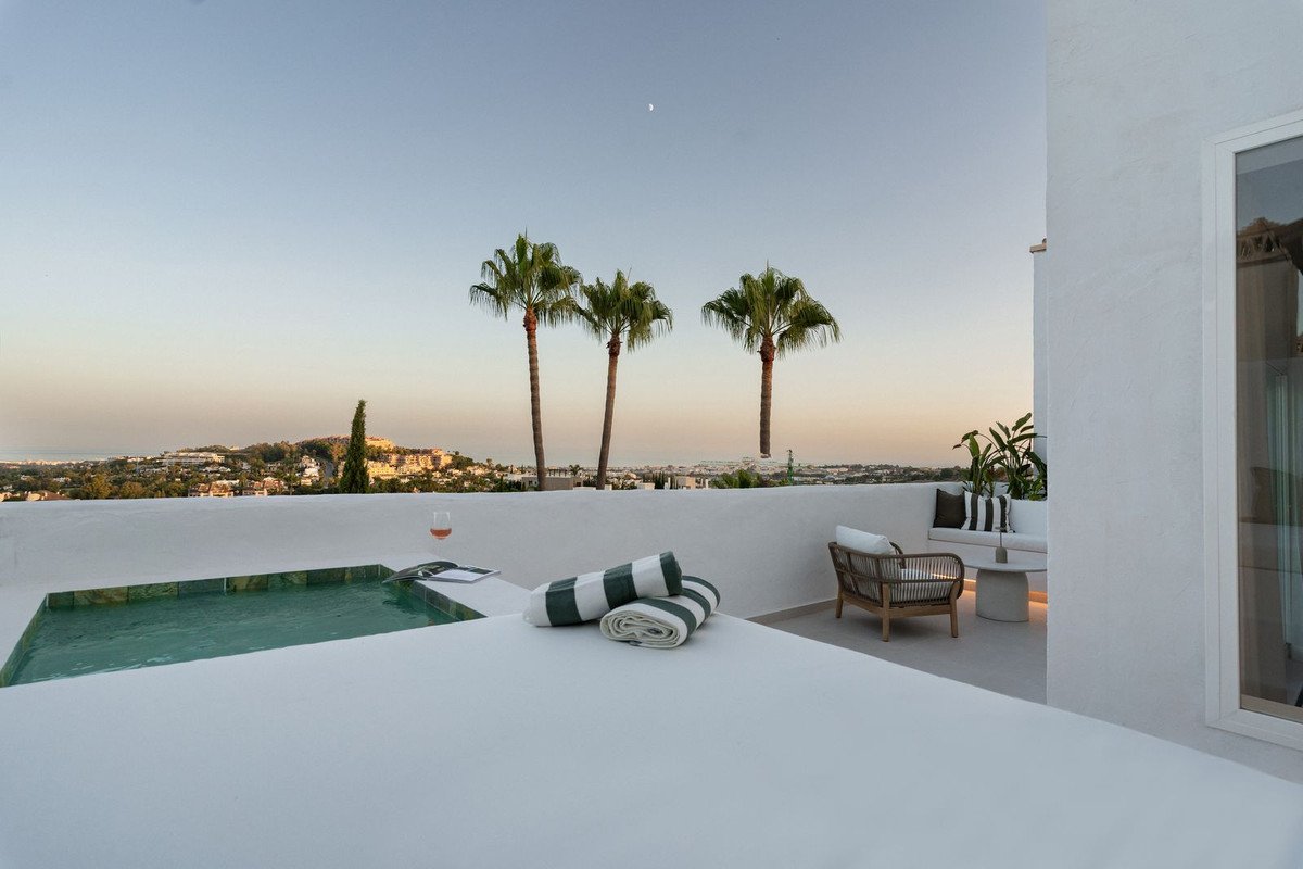 3 Bed بنتهاوس Duplex in Nueva Andalucía في Nueva Andalucía, بنتهاوس دوبلكس