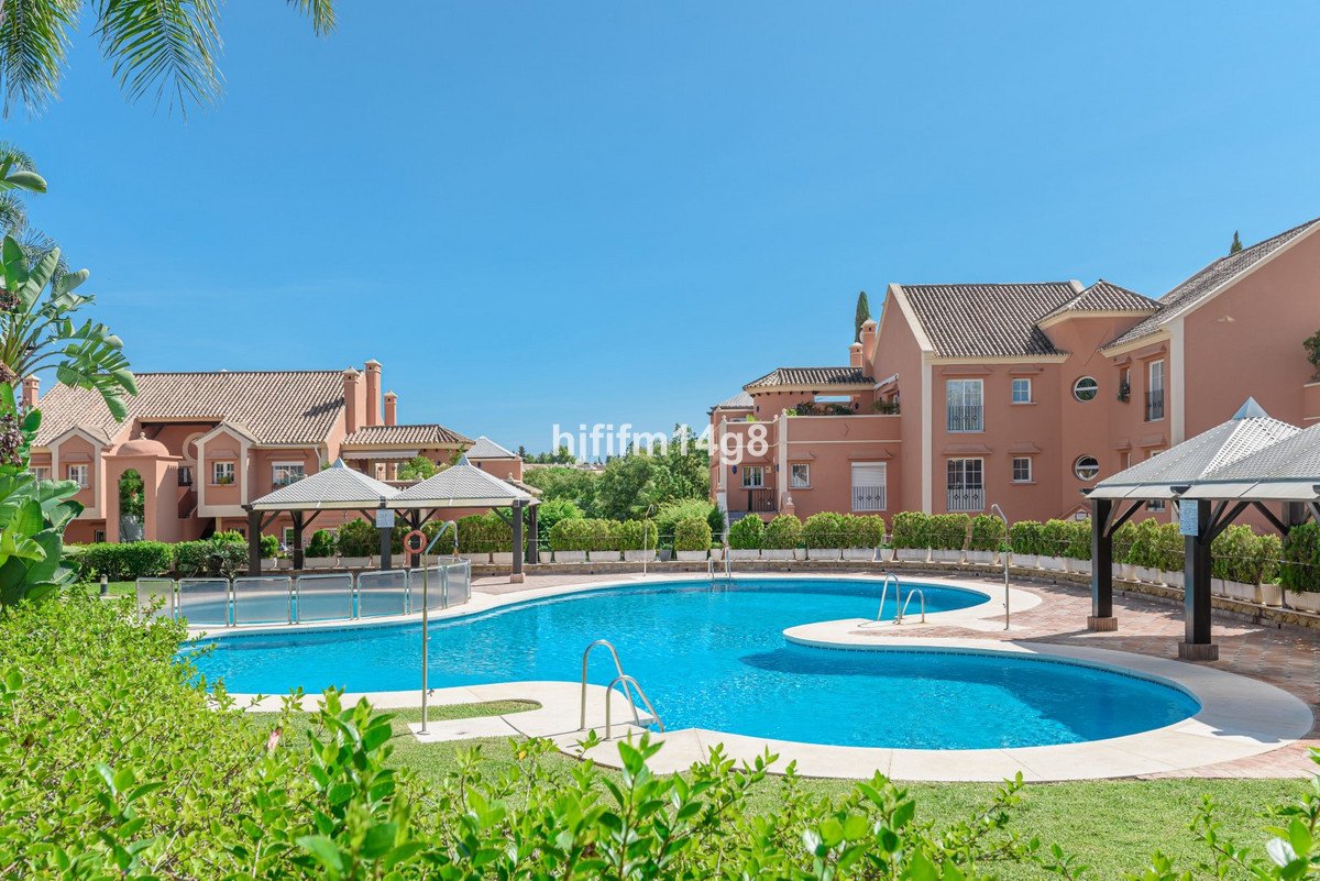 3 Bed بنتهاوس Duplex in Nueva Andalucía في Nueva Andalucía, دوبلكس بنتهاوس