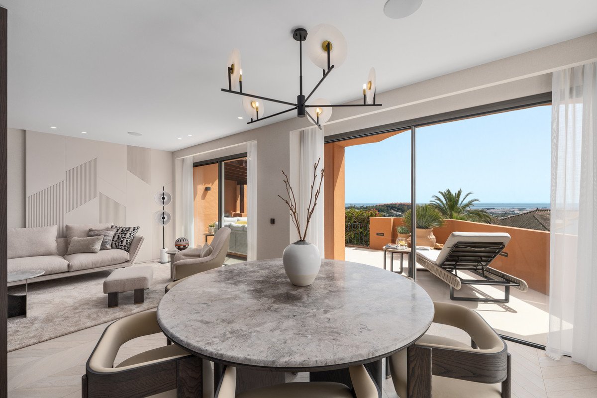 4 Bed Penthouse in Nueva Andalucía in Nueva Andalucía, 