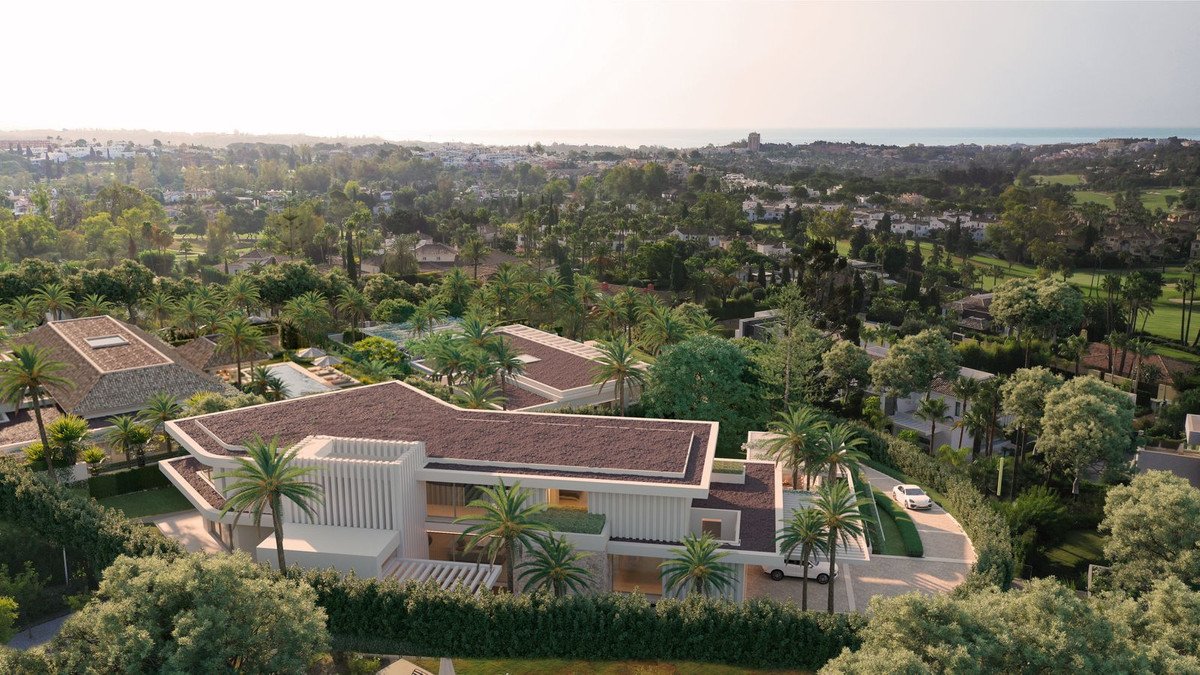 7 Bed Residential Plot in Nueva Andalucía in Nueva Andalucía, Residential Plot