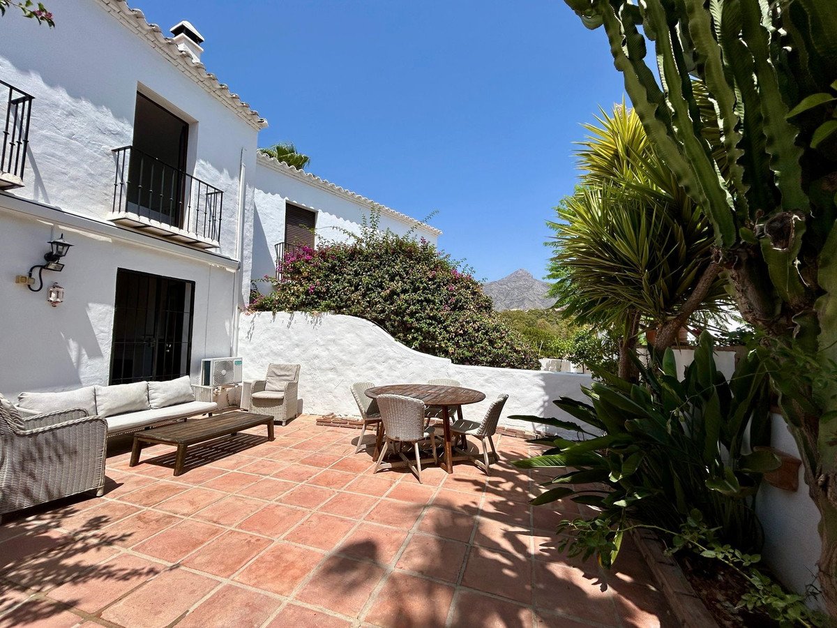 2 Bed Townhouse in Nueva Andalucía in Nueva Andalucía, Townhouse