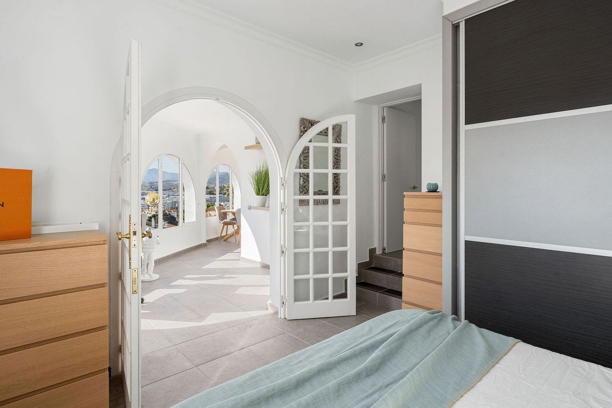 3 Bed منزل شبه منفصل in La Campana في Nueva Andalucía, تاون هاوس