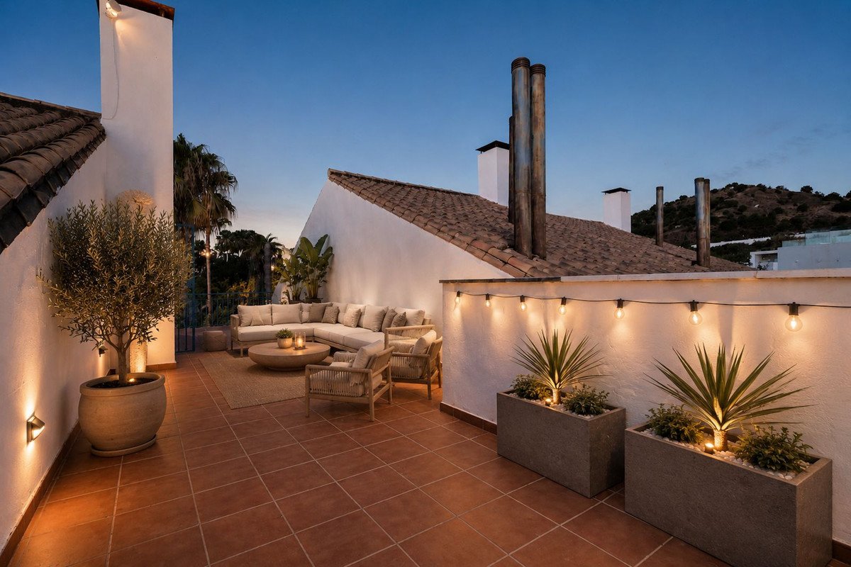 4 Bed Townhouse in Nueva Andalucía in Nueva Andalucía, Townhouse