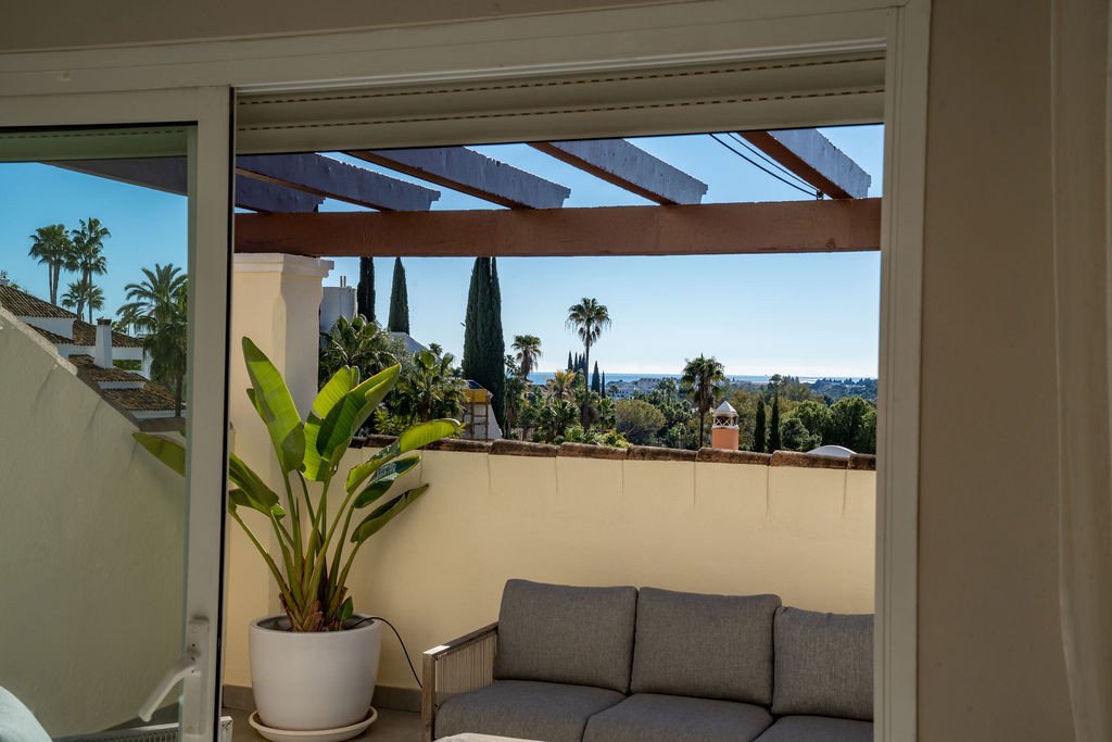 4 Bed بيت مدينة in Nueva Andalucía في Nueva Andalucía, تاون هاوس