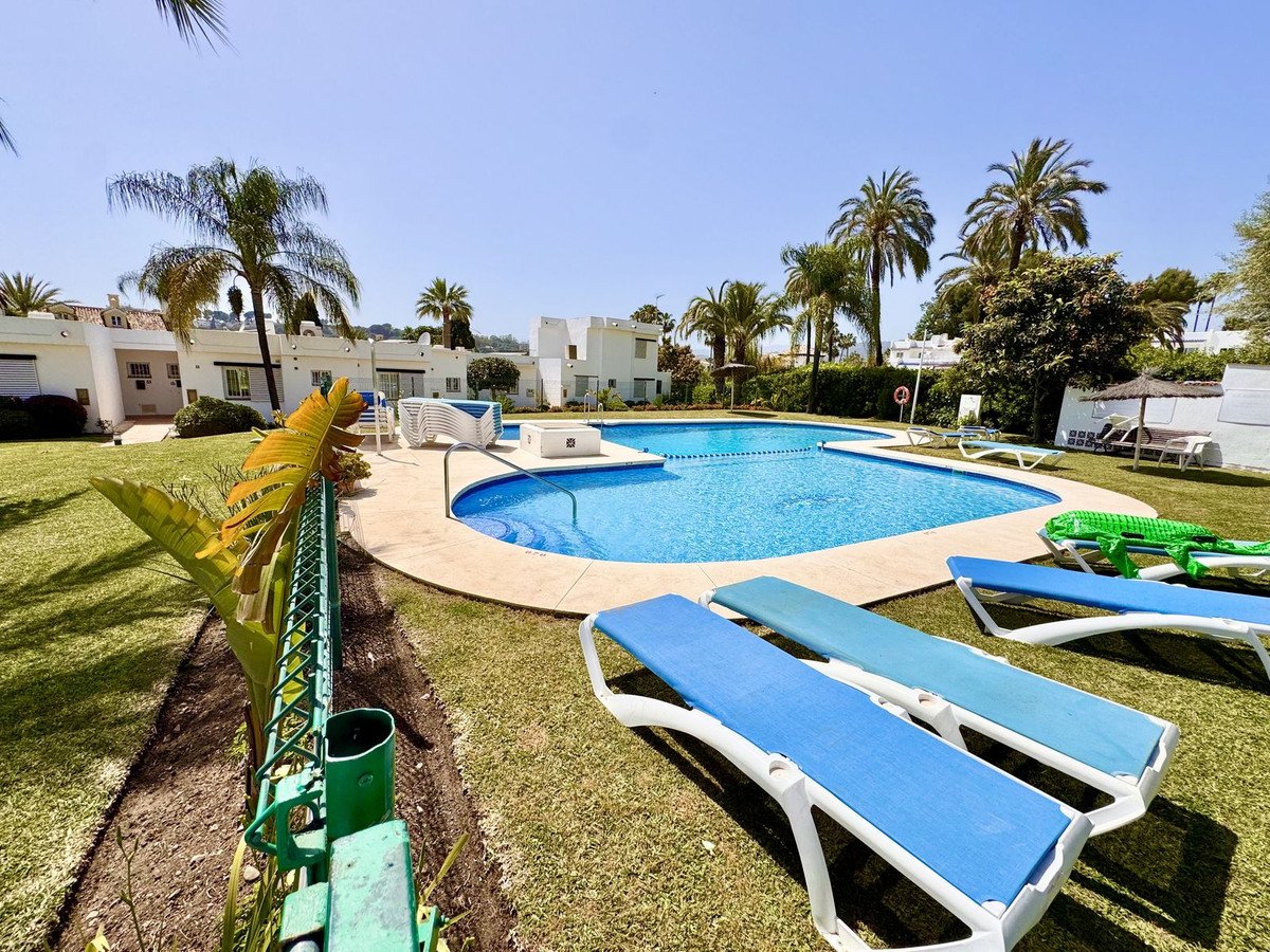 2 Bed Semi-Detached House in Nueva Andalucía in Nueva Andalucía, 
