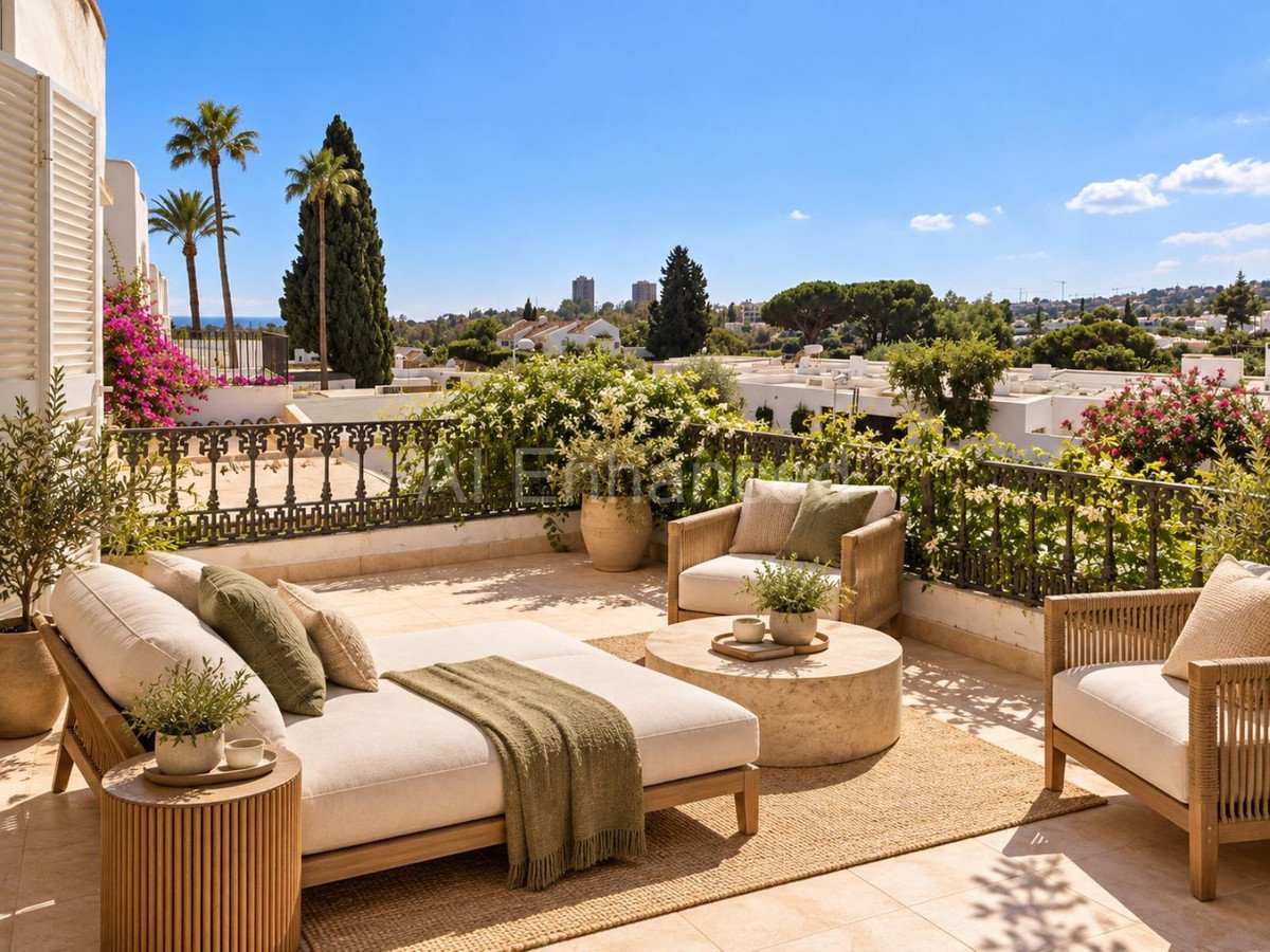 3 Bed Дом на две семьи in Nueva Andalucía