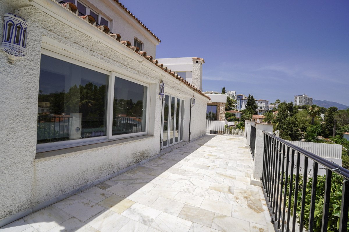 4 Bed Detached Villa in Nueva Andalucía in Nueva Andalucía, Detached Villa
