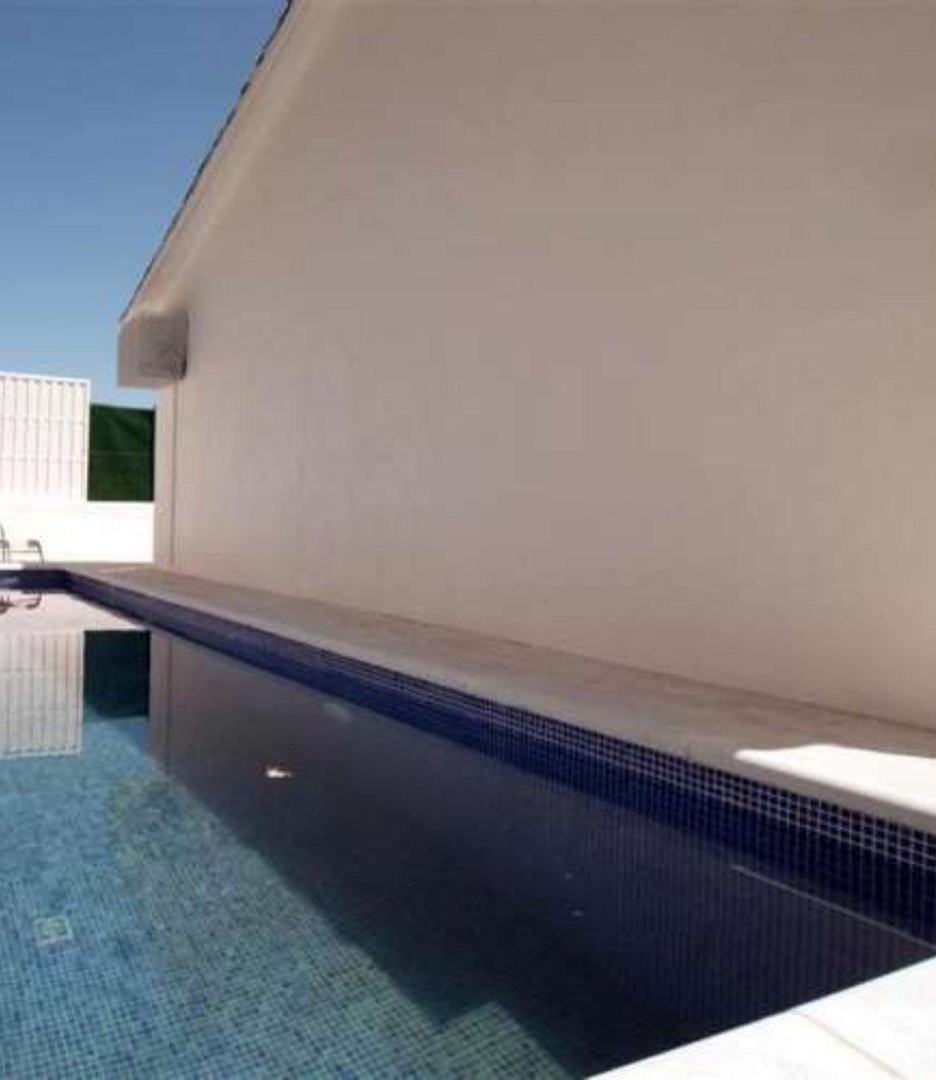 4 Bed 단독 빌라 in Nueva Andalucía 위치 Nueva Andalucía, 단독 빌라