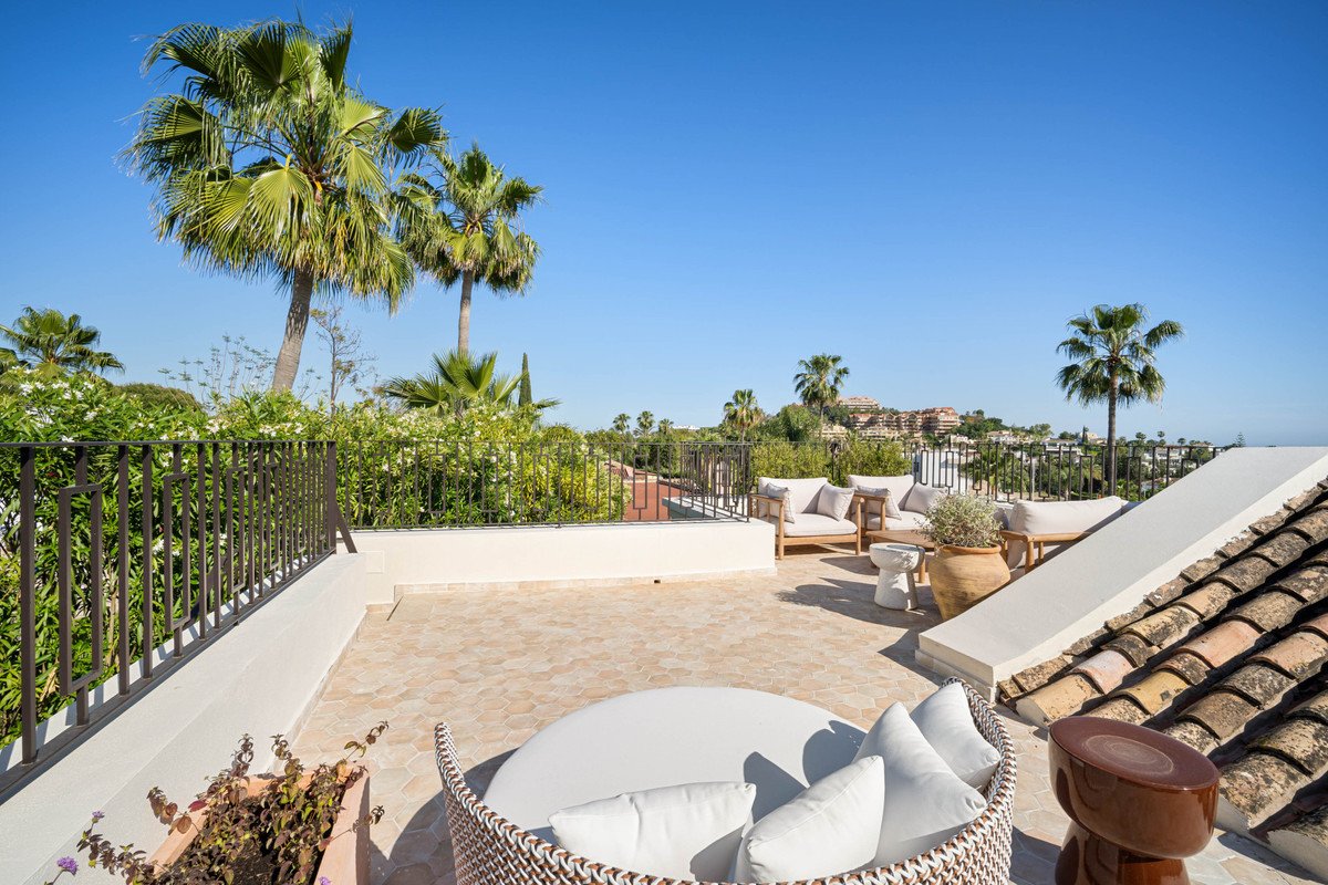 4 Bed Villa individuelle in Nueva Andalucía à Nueva Andalucía, Villa individuelle