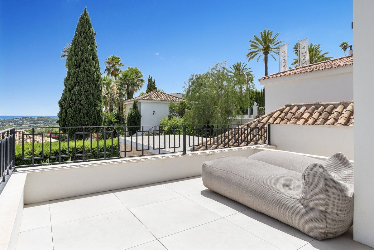 4 Bed Samostatne stojaca vila in Nueva Andalucía