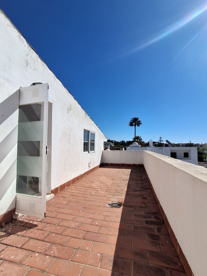 4 Bed منزل شبه منفصل in Nueva Andalucía في Nueva Andalucía, تاون هاوس