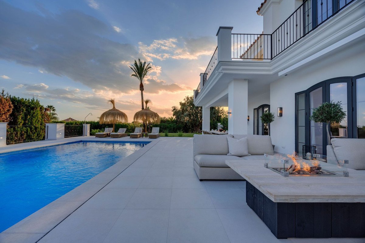 5 Bed Detached Villa in Nueva Andalucía in Nueva Andalucía, Detached Villa