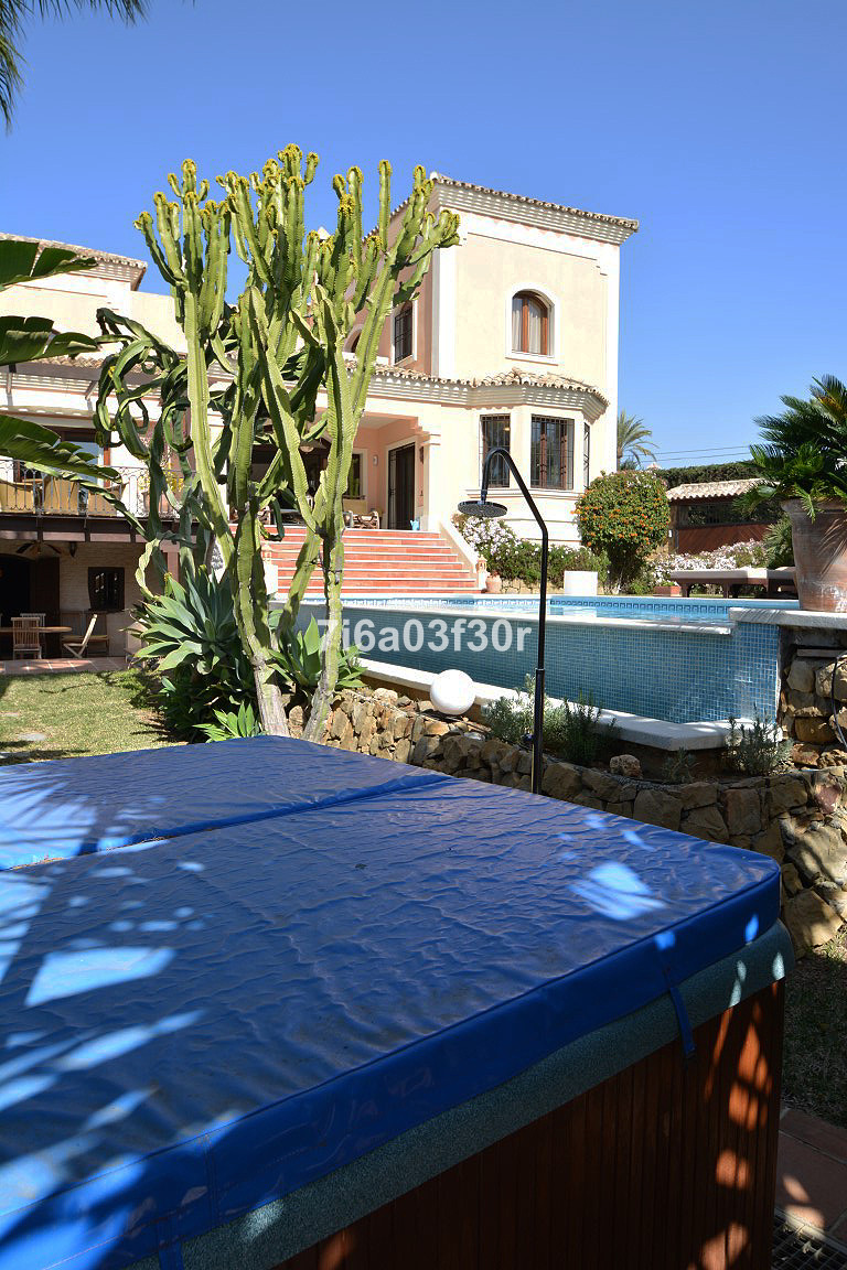 32 photo