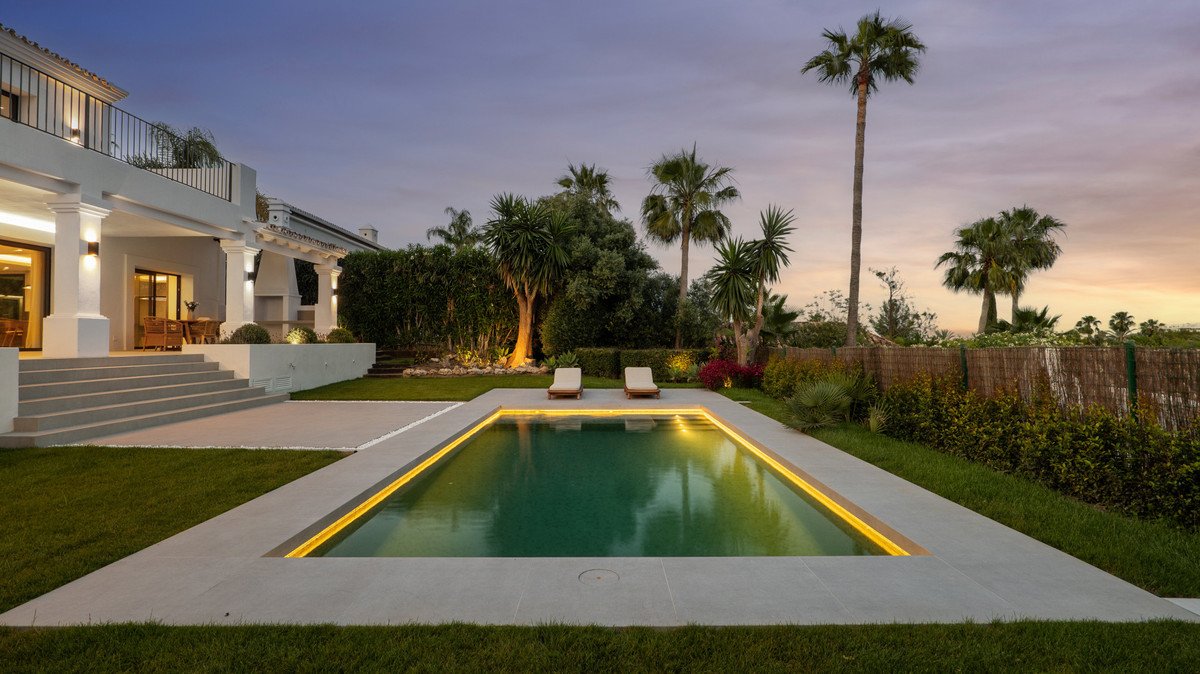 5 Bed Detached Villa in Nueva Andalucía in Nueva Andalucía, 