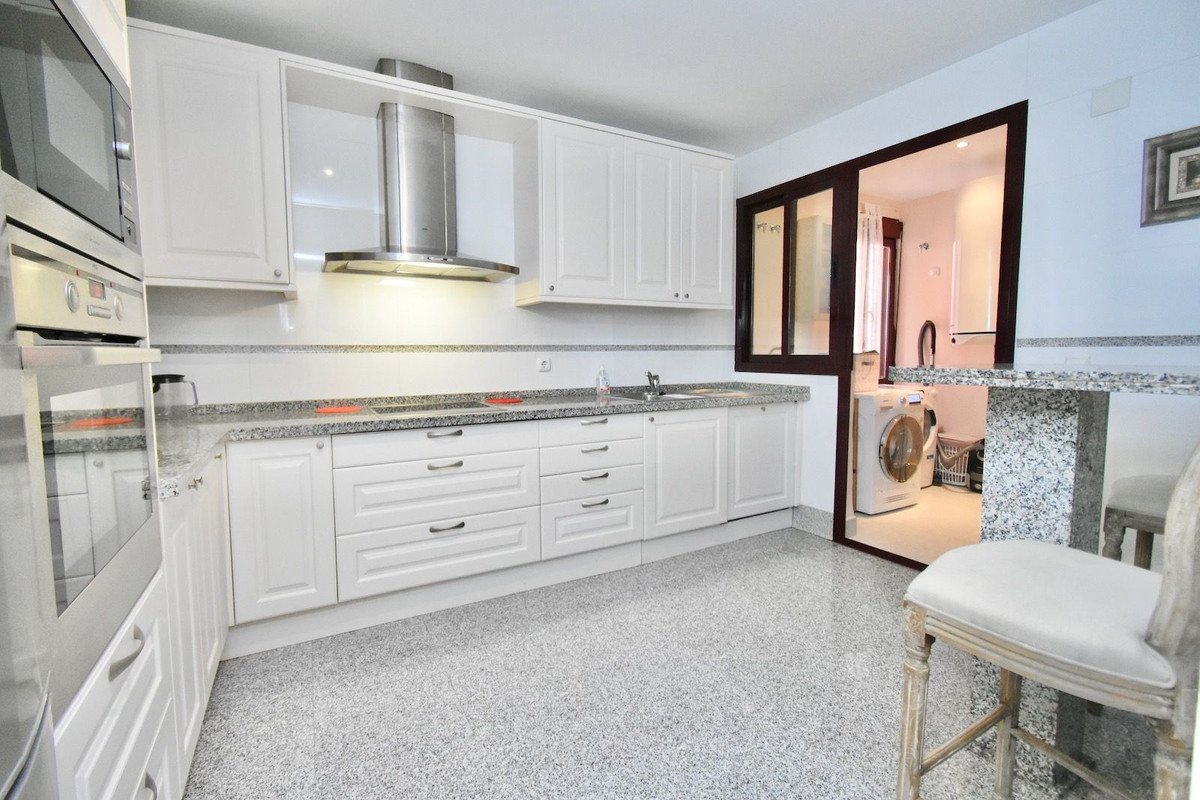 1 Bed Middle Floor Apartment in Puerto Banús in Puerto Banús, Apartment