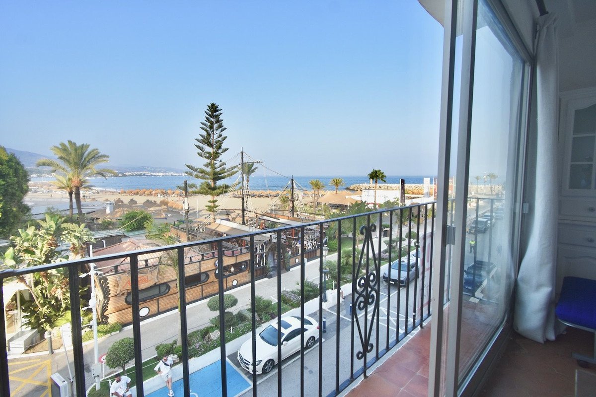 1 Bed Tussenverdieping Appartement in Puerto Banús in Puerto Banús, Appartement